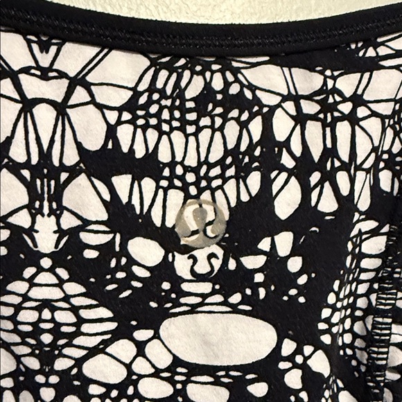 Lululemon Athletica Vintage Monochrome Lace Pattern Tank Top - 10 - Picture 3 of 5
